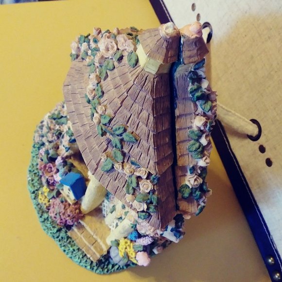 Home and Garden Bookends Gazebo Decor Spring Time Flowers Old Vintage - Picture 2 of 12